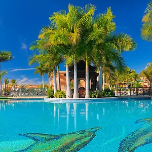 https://green-garden-resort-suites.tenerifehoteles.net