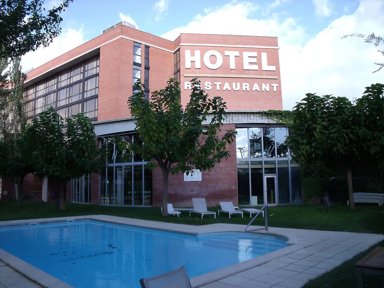 Hotel Ciutat De Granollers 4*,